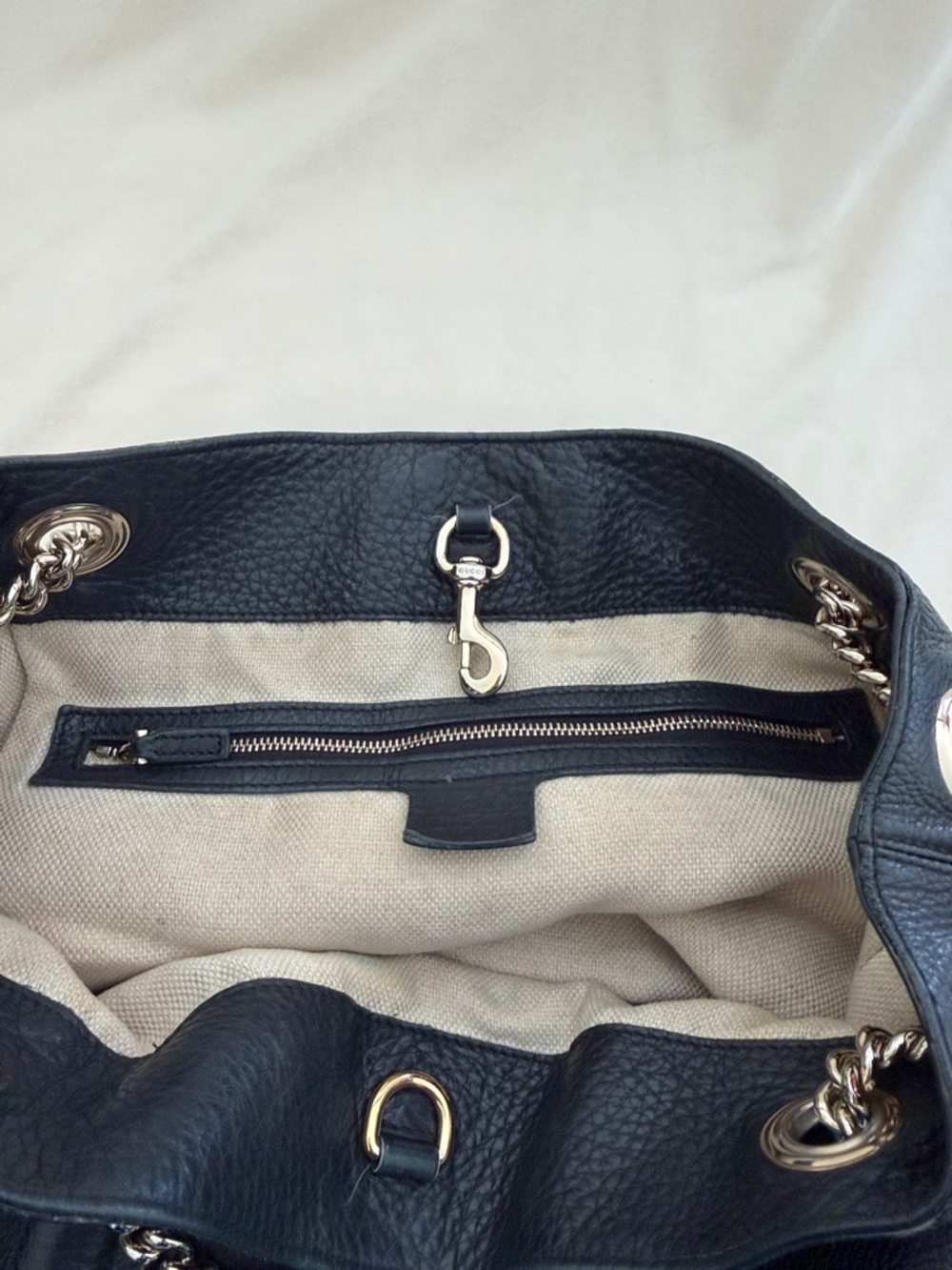 Gucci Black Leather Shoulder Bag - Picture 10 of 12